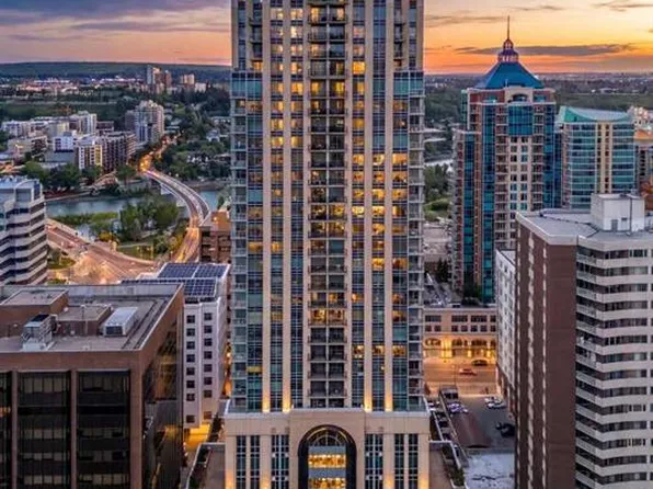 930 S 6th Ave SW #3402, Calgary, AB T2P 1J3