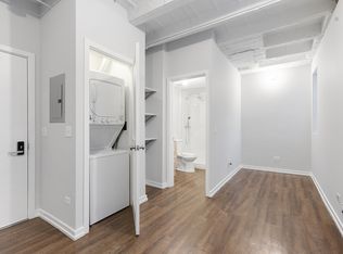 5714 N Winthrop Ave #303, Chicago, IL 60660