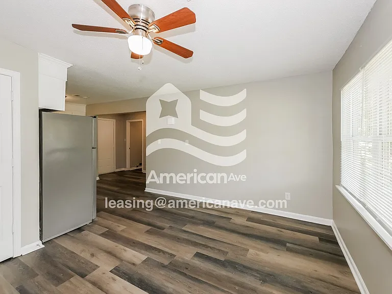 1414434_005_wm_-_dining_room_12917129.jpg
