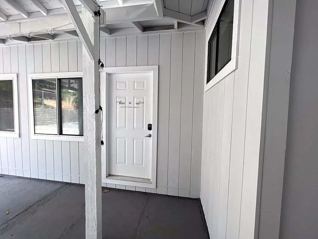 4 bed, 3.0 bath, 2210 sqft, $900 — Photo 3