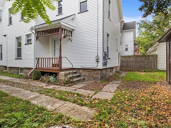 3rd image of 69 Amherst St