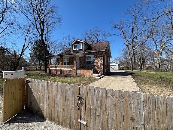 2nd image of 55 Pomeroy Ave