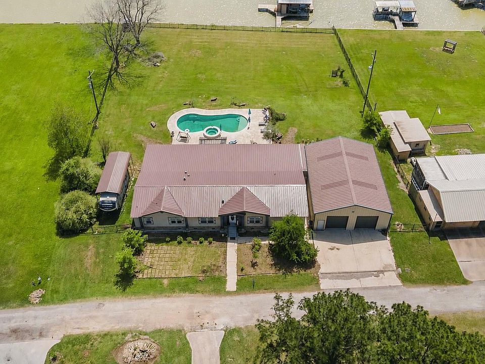1st image of 174 Lake Front Dr