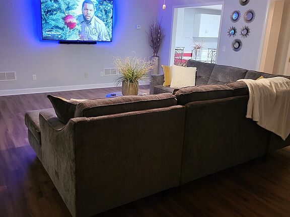 4th image of 170 River Birch Dr #Basement
