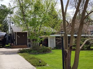 939 State Rd, Fenton, MI 48430