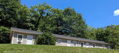 211 8th Avenue Dr SE Photo 1