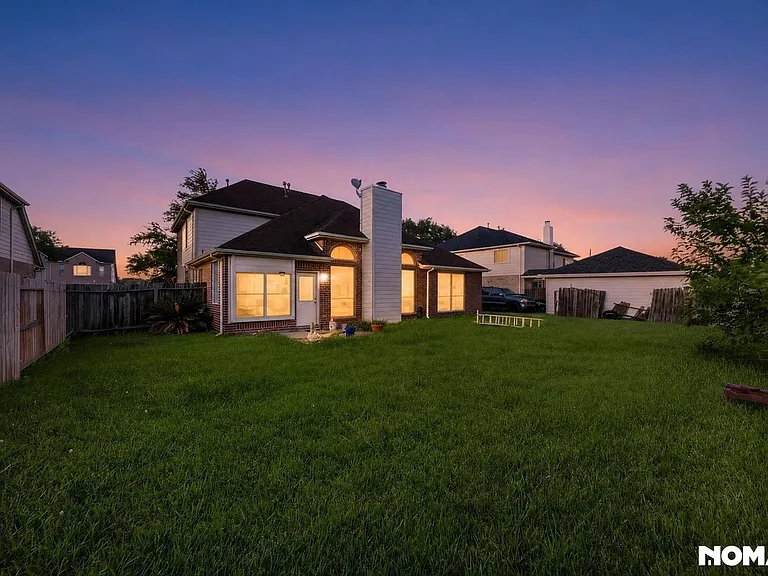 1811 Quiet Hollow Dr — Photo 17