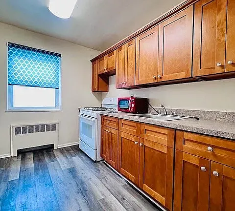 2 bed, 1000 sqft, $2,425 — Photo 2