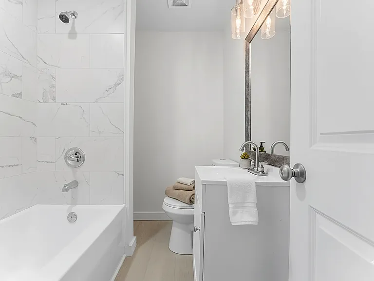 202 Loop St — Photo 4