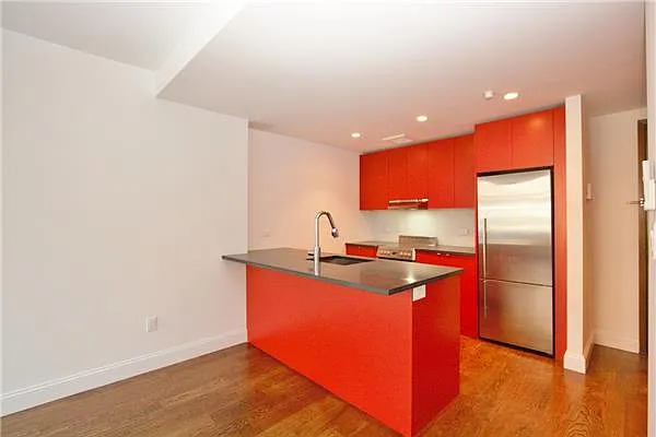 Rented by R New York | media 2