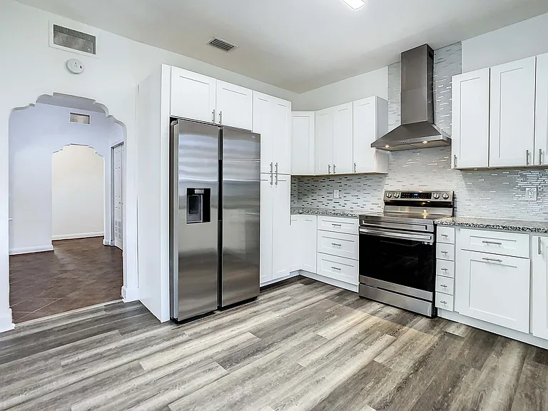 2211 Durham St — Photo 18