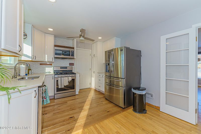 3rd image of 17 Cumberland Place