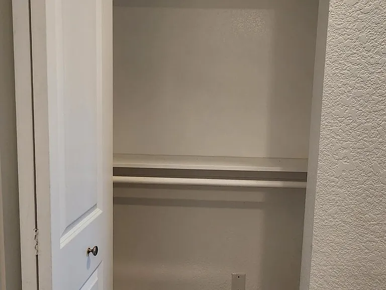 399 Zenith St — Photo 5