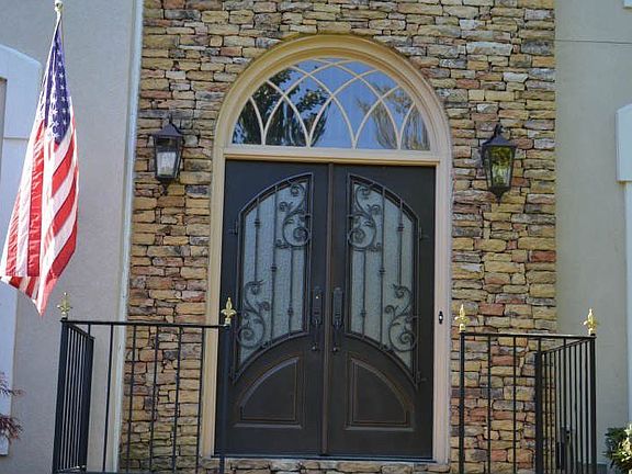 2nd image of 405 Sturdivant Ct