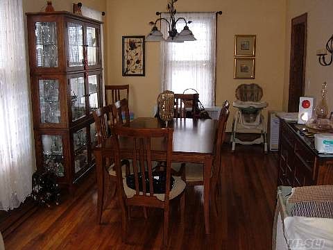 3rd image of 15716 92nd St
