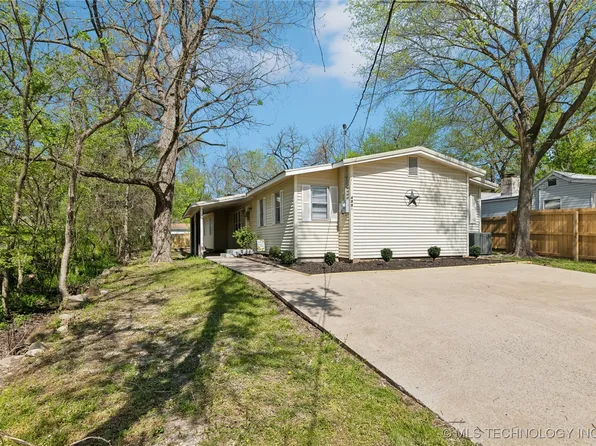 422 S Mission Ave #1/2, Tahlequah, OK 74464