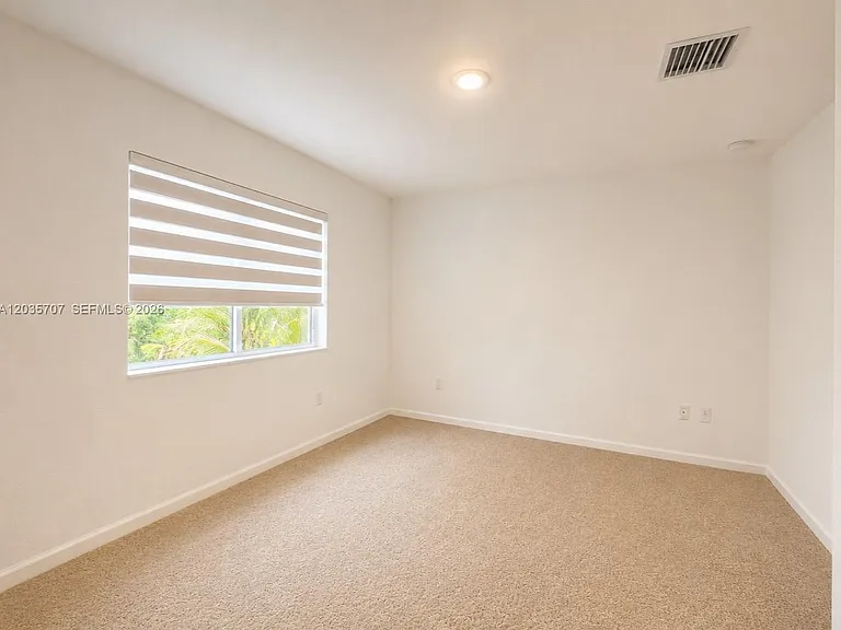 2459 SE 10th St #2459 — Photo 7