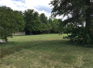 15924 Candy Corner Ln, Carlyle, IL 62231