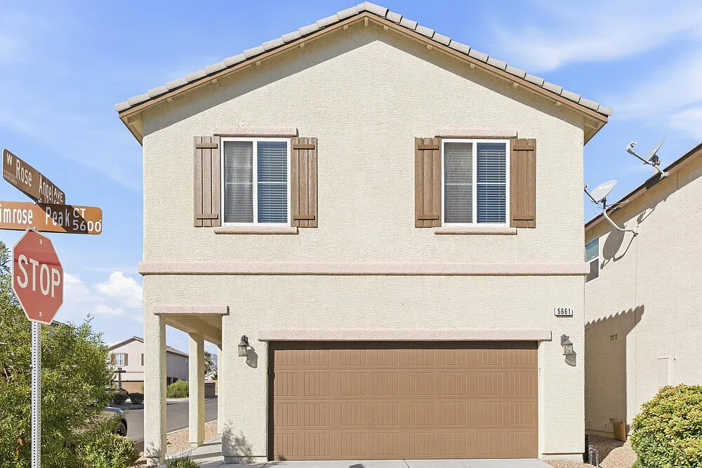 3 bed, 2.5 bath, 1596 sqft, $2,105 — Photo 1