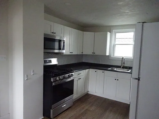 2 bed, 1.5 bath, 1488 sqft, $2,600 — Photo 3
