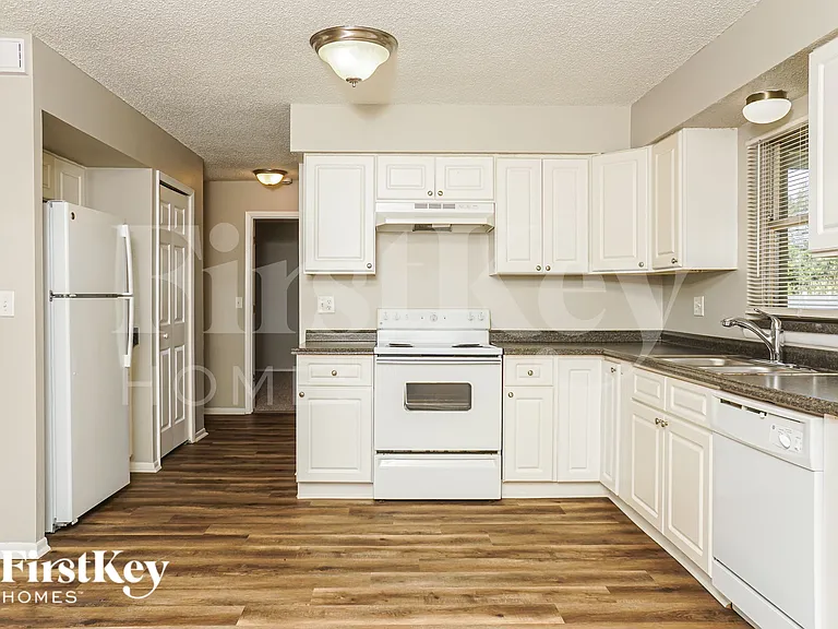 14500 Ransom Ave — Photo 8