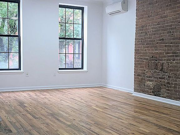 2nd image of 691 Quincy St Suite 1