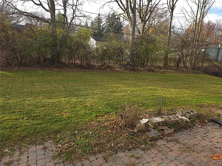 379 Hollybrook Rd — Photo 29