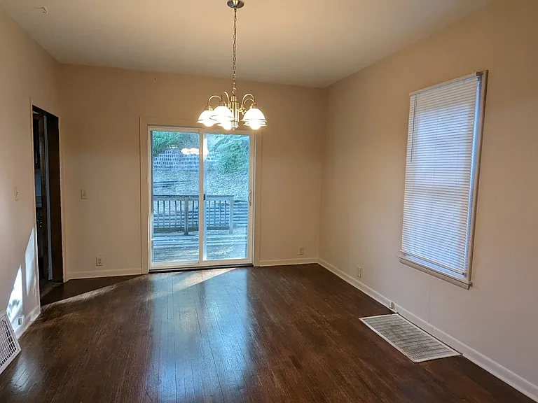 137 Nicholas St — Photo 3