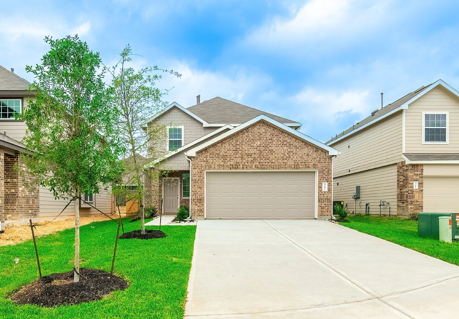 4 bed, 2.5 bath, 1707 sqft, $1,895 — Photo 1