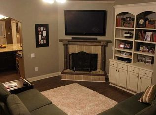 720 Victoria Rd, Woodstock, GA 30189