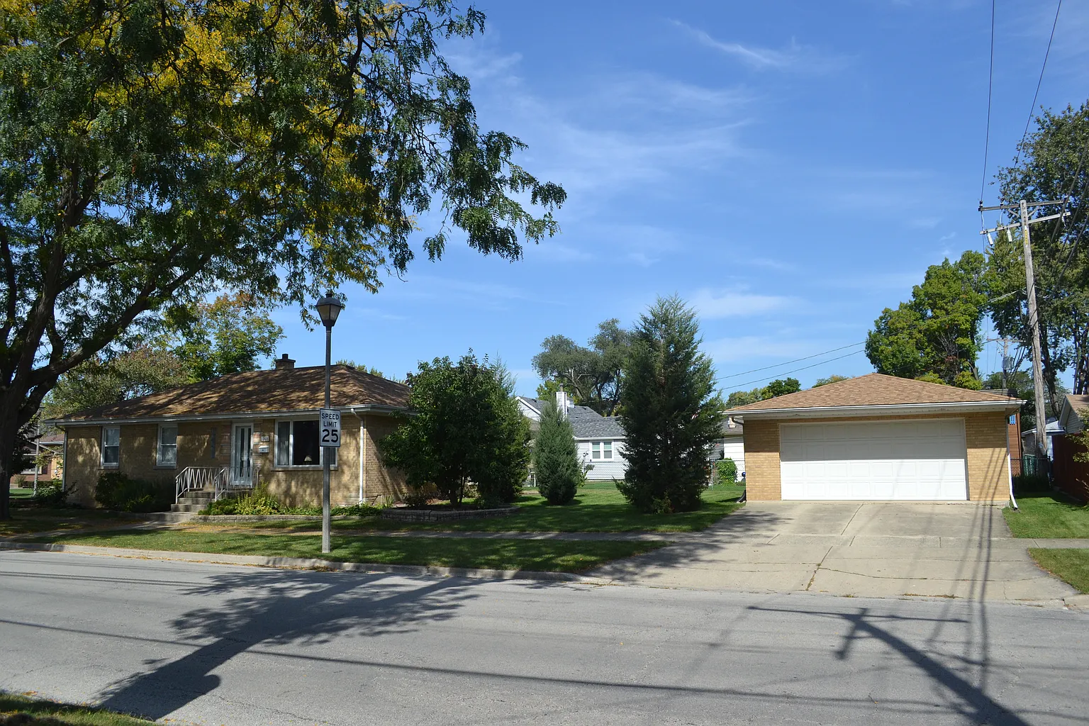 369 W Madison St photo 1