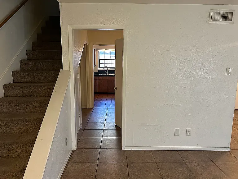 246 Rolling Hills Pl — Photo 9
