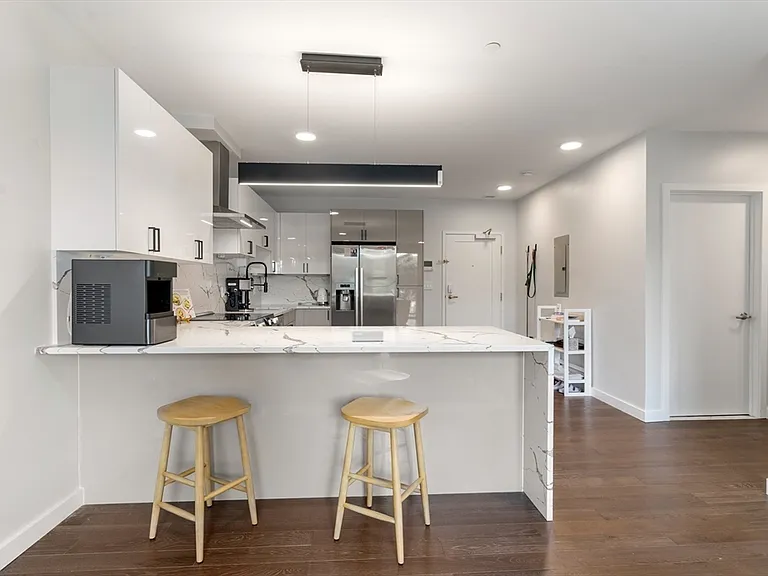 68 Los Angeles St #Penthouse 6 — Photo 5