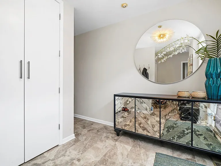 430 N Canal St — Photo 15