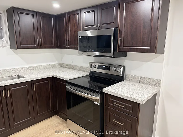 78 Dragoon Cres #BASEMENT — Photo 4