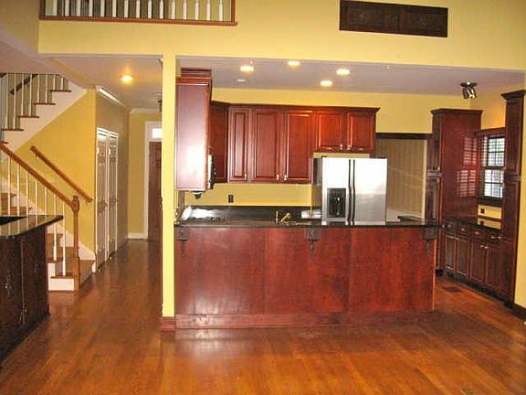 4th image of 409 Woodmont Hall Pl