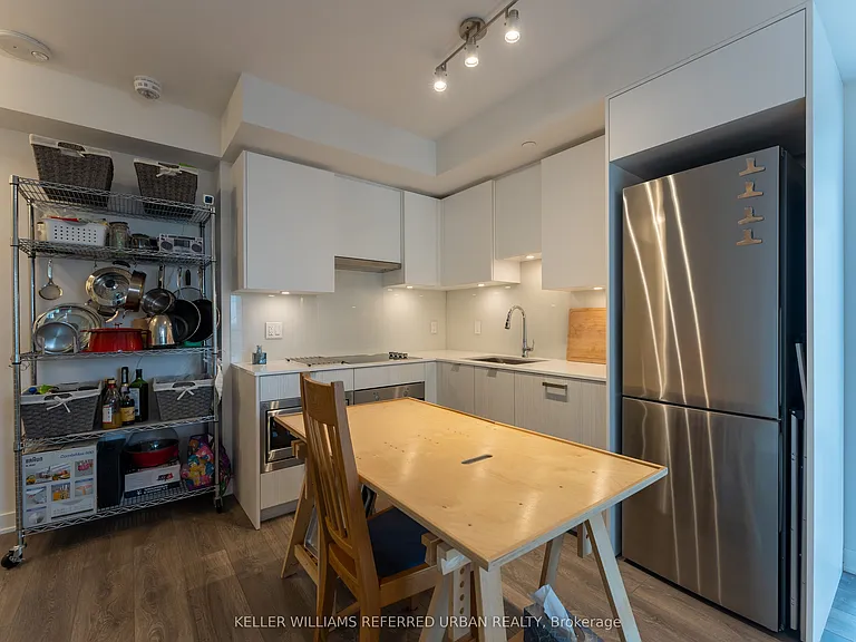 195 Redpath Ave #1012 — Photo 2