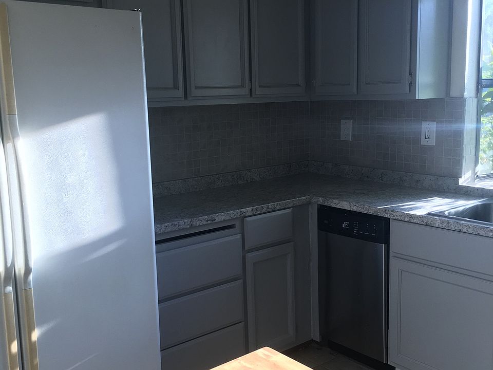 1st image of 146 Saginaw Cir