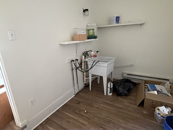 4th image of 701 Alexander Ave #1