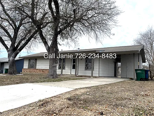 4811 Castle Strm Photo 1