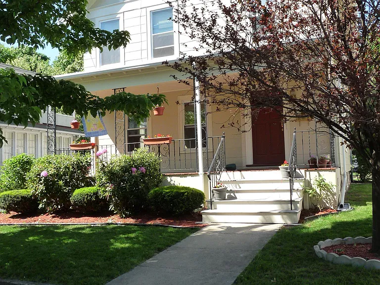 80 Magoun Ave #1 — Photo 10