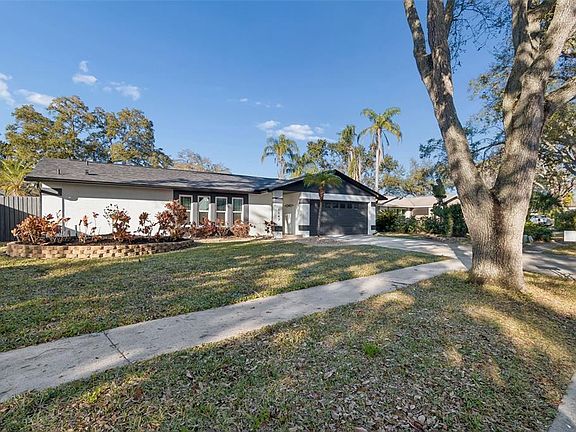 2nd image of 1147 Ridgecrest Ct