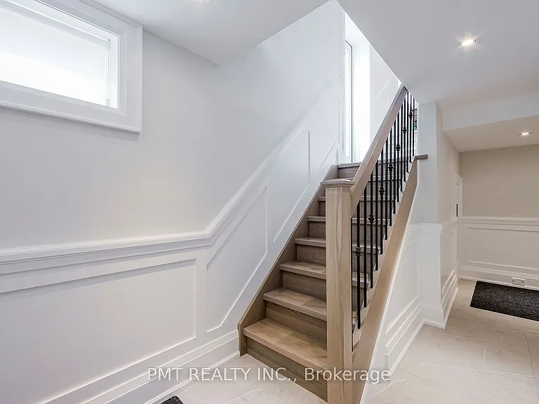 50 Thursfield Cres — Photo 36