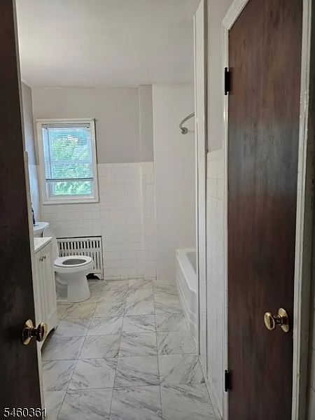 2 bed, 1.0 bath, $2,200 — Photo 3