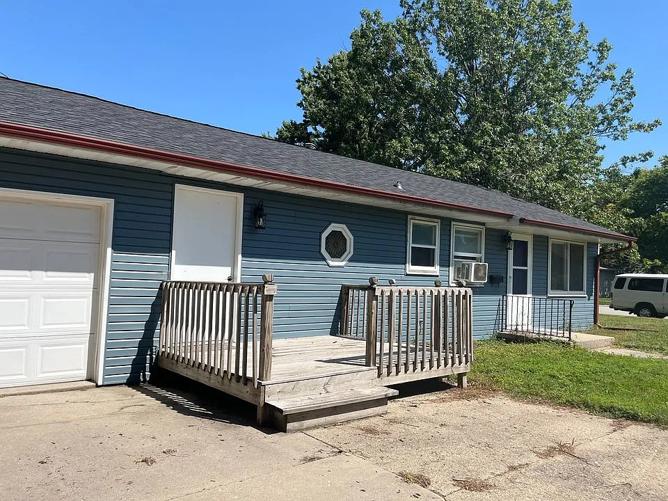 1 bed, 902 sqft, $895 — Photo 3