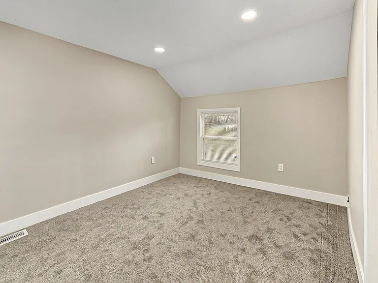 2313 Michigan Ave — Photo 24