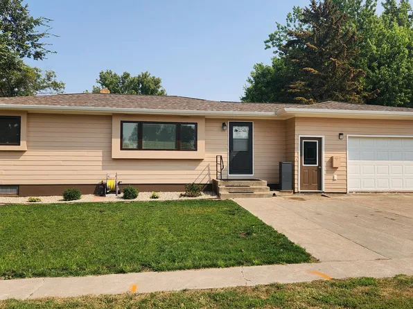 280 Harris St E, Wessington, SD 57381