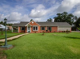 301 Cedar Ave, Richton, MS 39476