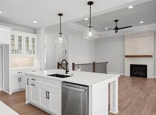 22210 W 98th Ter, Lenexa, KS 66220