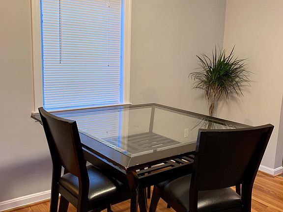 5th image of 704 N Wakefield St APT 1